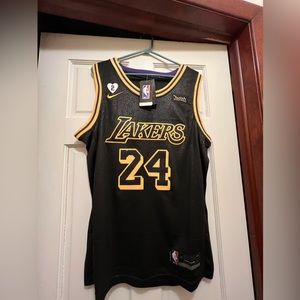 Kobe Bryant NWT Adult Size Medium